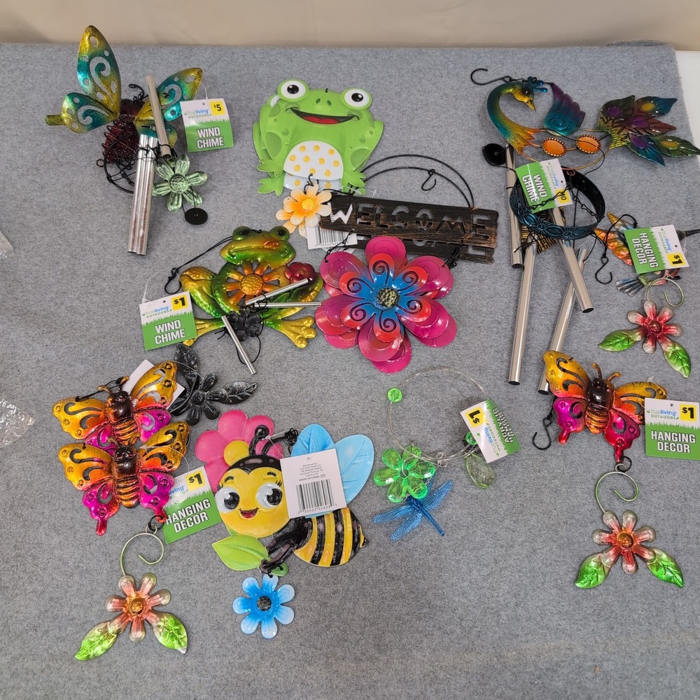 Lof of 13 True Living Outdoors Hanging Decor Bee Butterfly Frog Wind Chime +‎
